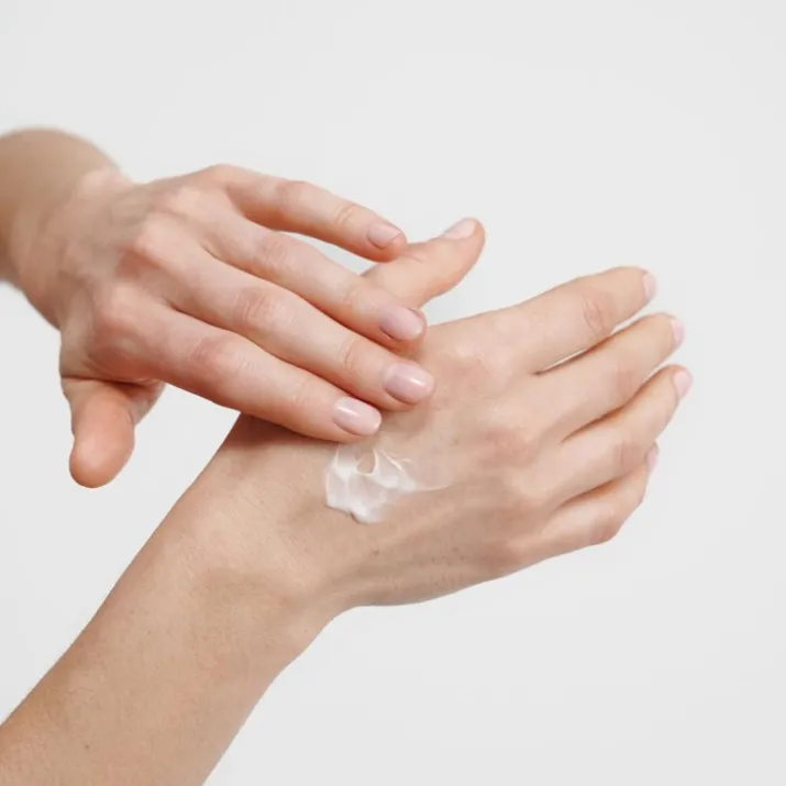 Dr. hauschka Crema Rigenerante per le Mani 50 ml